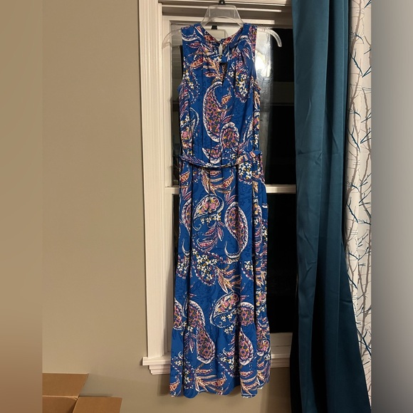Gorgeous maxi pattern dress - Picture 1 of 4